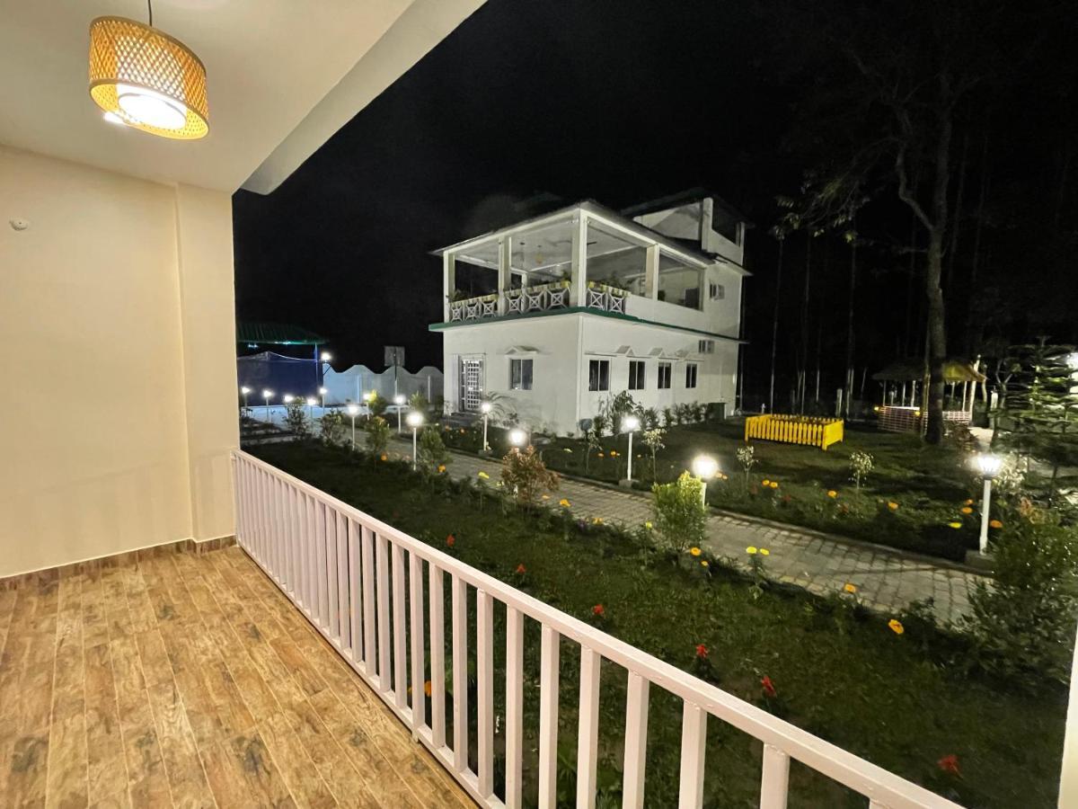 Jaldapara Forest Tourist Lodge Jftl Madari Hat Buitenkant foto