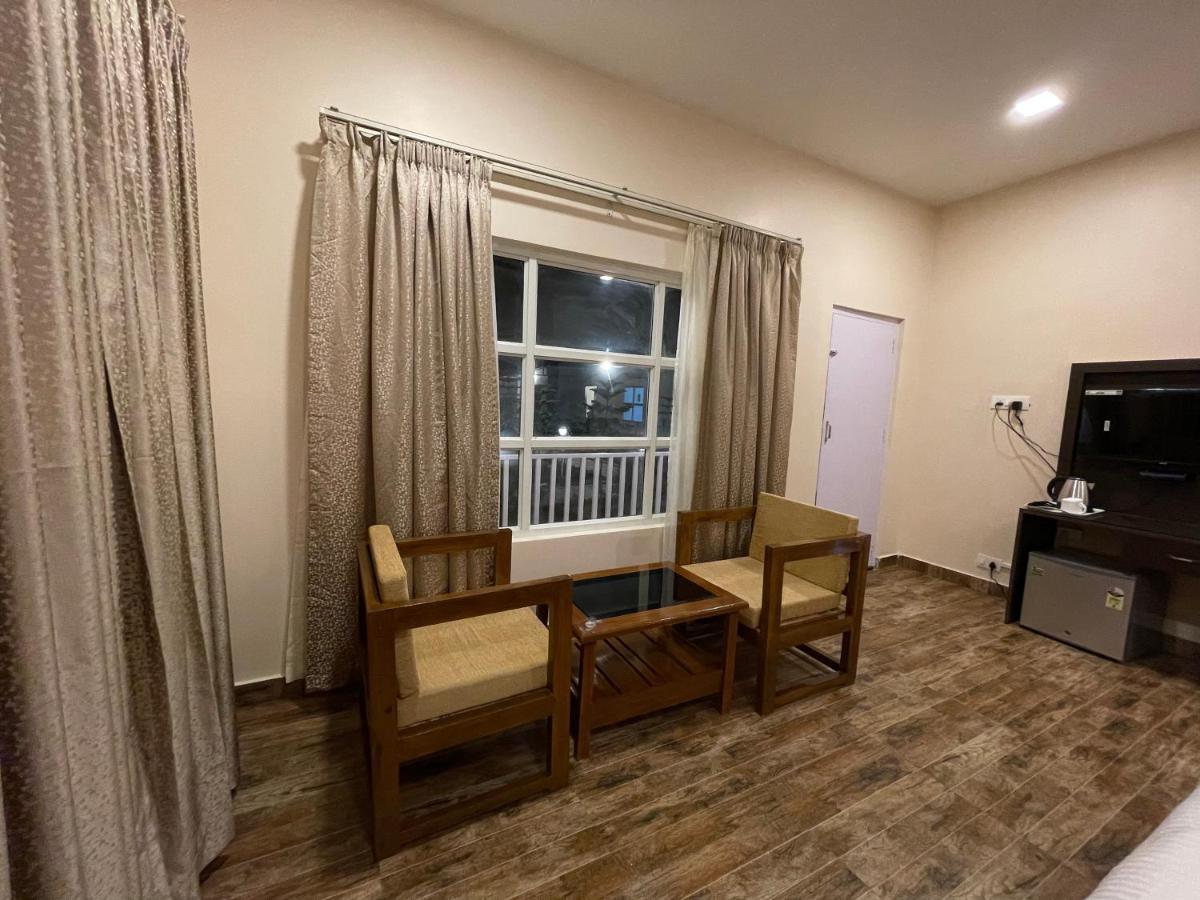 Jaldapara Forest Tourist Lodge Jftl Madari Hat Buitenkant foto