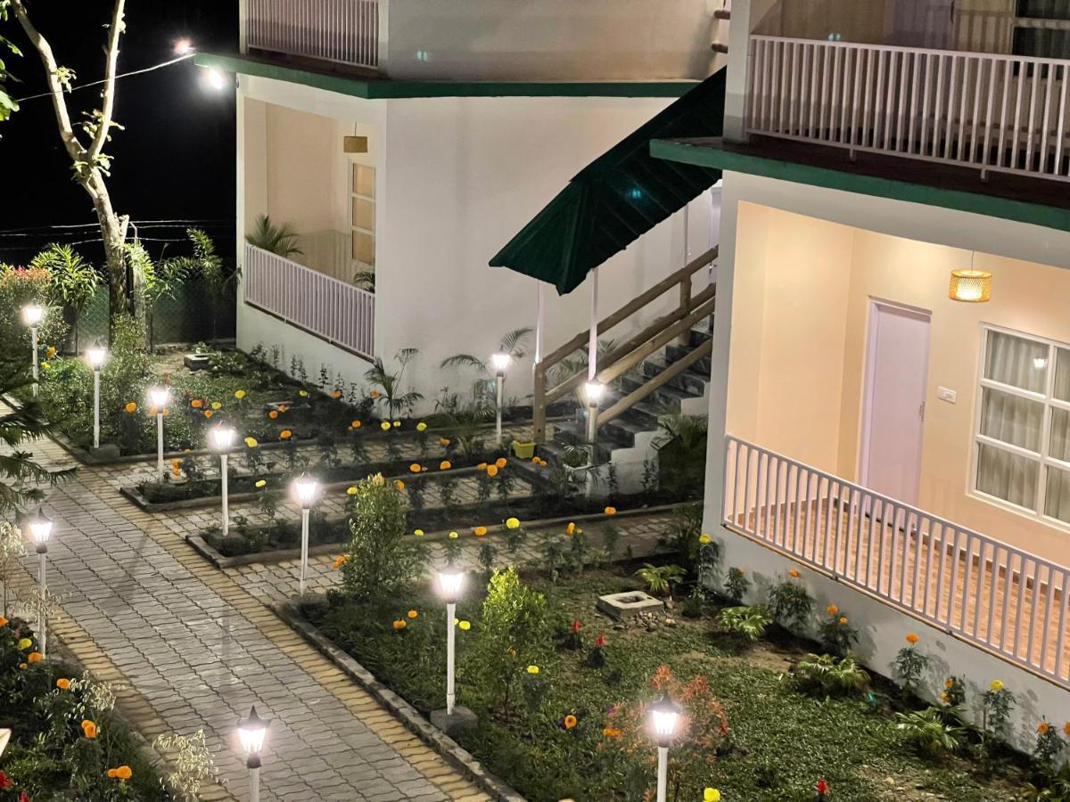 Jaldapara Forest Tourist Lodge Jftl Madari Hat Buitenkant foto