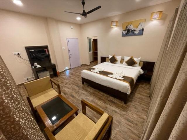 Jaldapara Forest Tourist Lodge Jftl Madari Hat Buitenkant foto