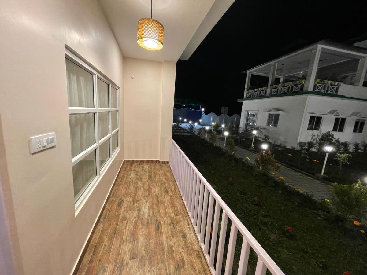 Jaldapara Forest Tourist Lodge Jftl Madari Hat Buitenkant foto