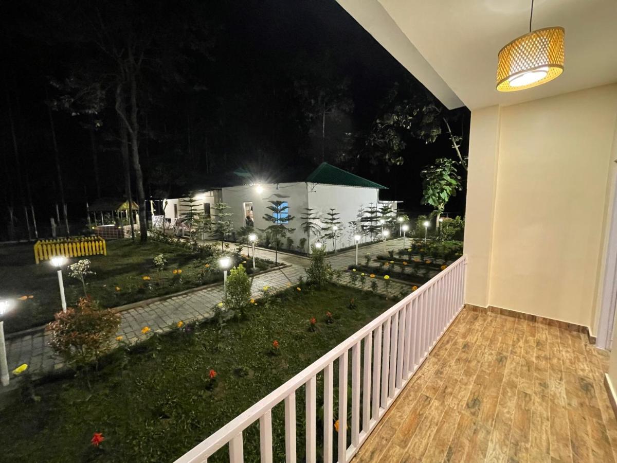 Jaldapara Forest Tourist Lodge Jftl Madari Hat Buitenkant foto
