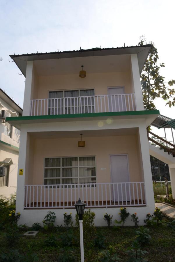 Jaldapara Forest Tourist Lodge Jftl Madari Hat Buitenkant foto