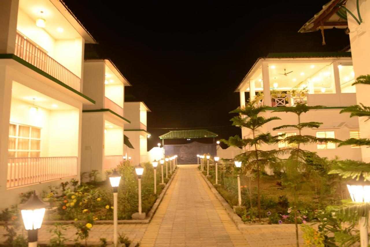 Jaldapara Forest Tourist Lodge Jftl Madari Hat Buitenkant foto
