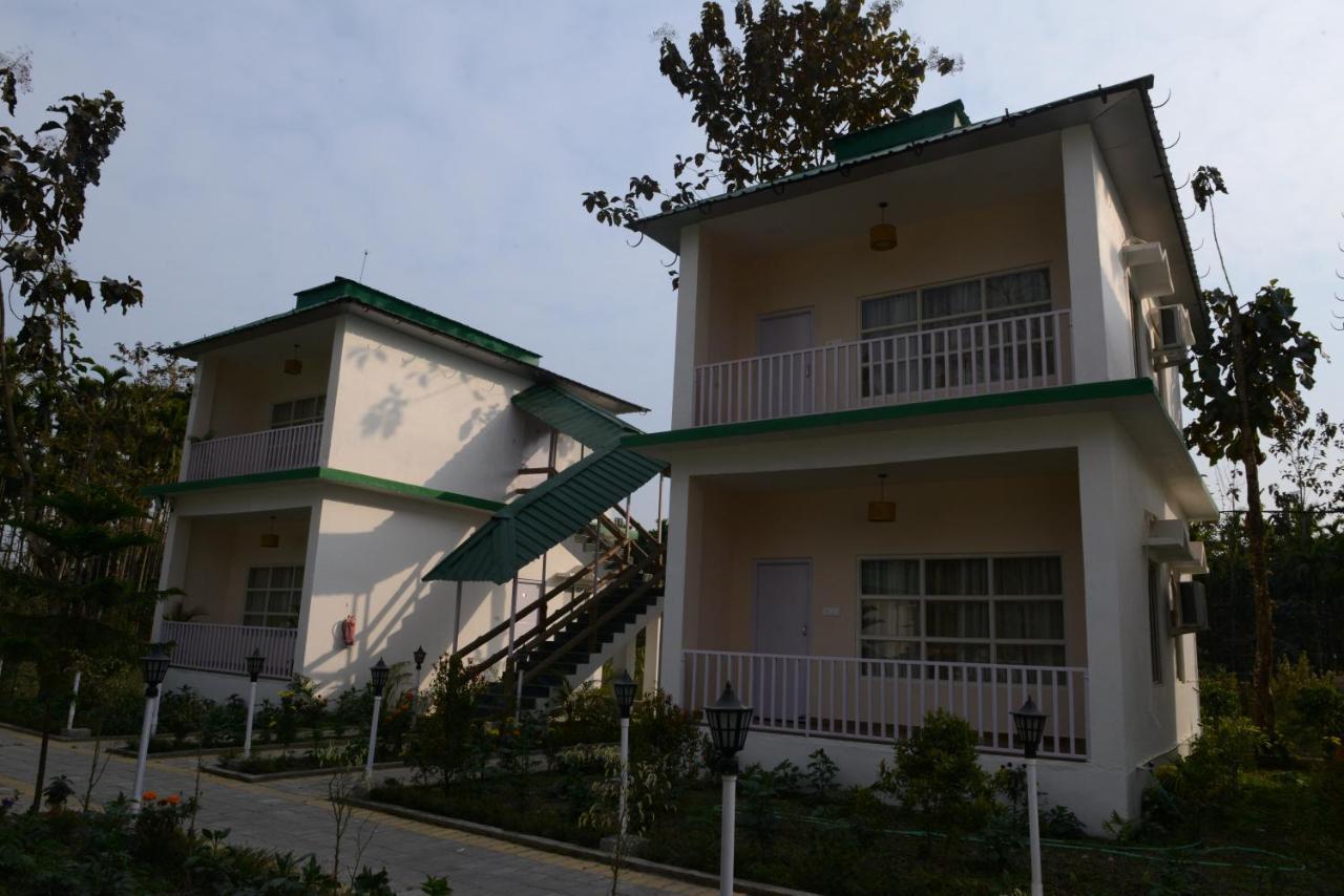 Jaldapara Forest Tourist Lodge Jftl Madari Hat Buitenkant foto