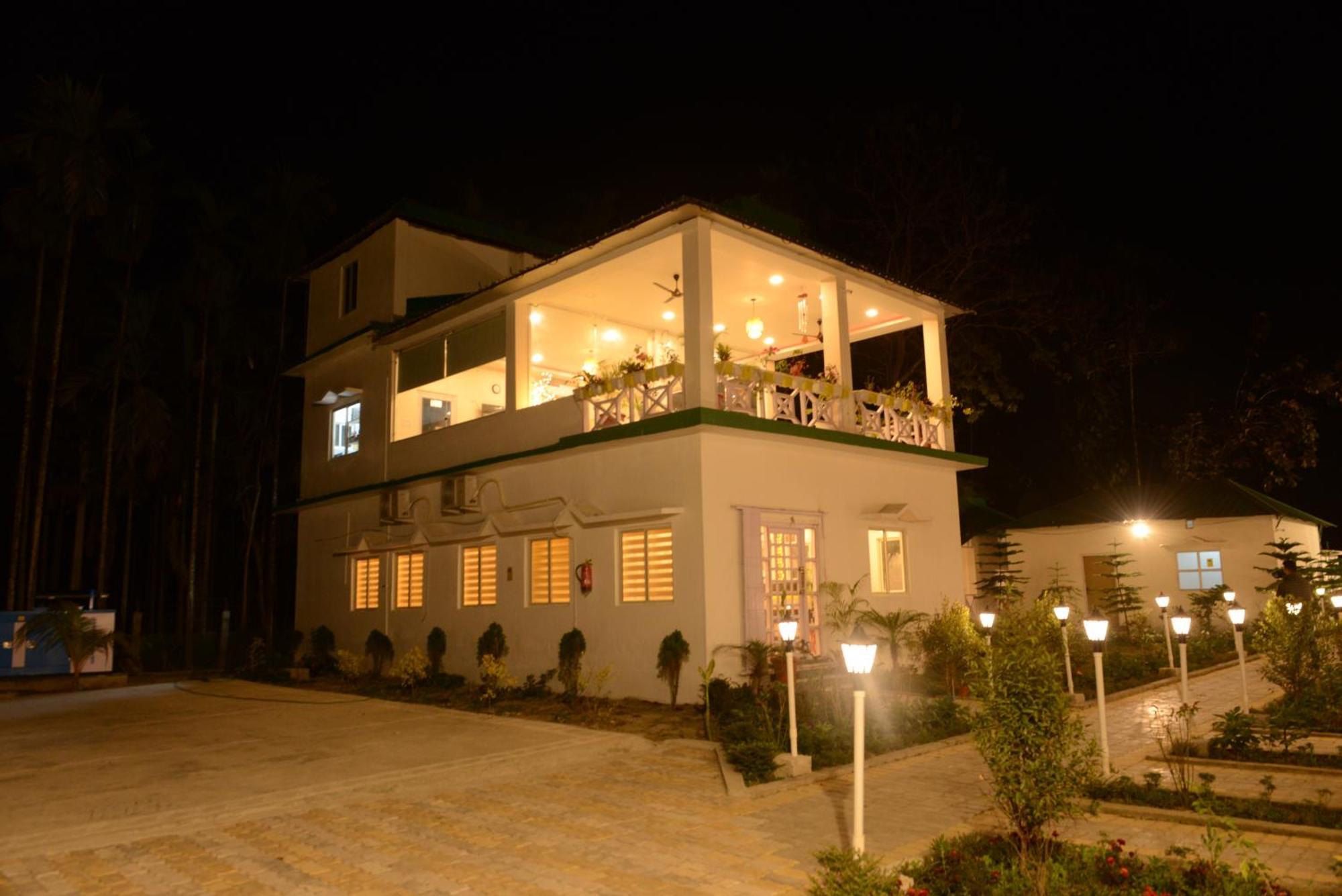 Jaldapara Forest Tourist Lodge Jftl Madari Hat Buitenkant foto